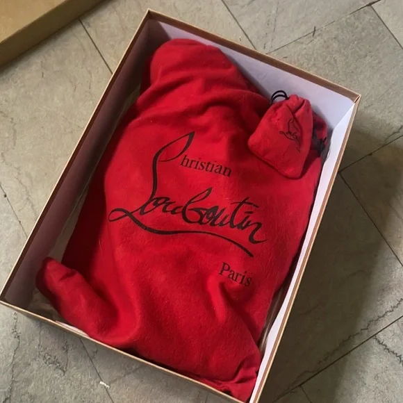 Christian Louboutin - Nude Platform - Picture 4 of 5